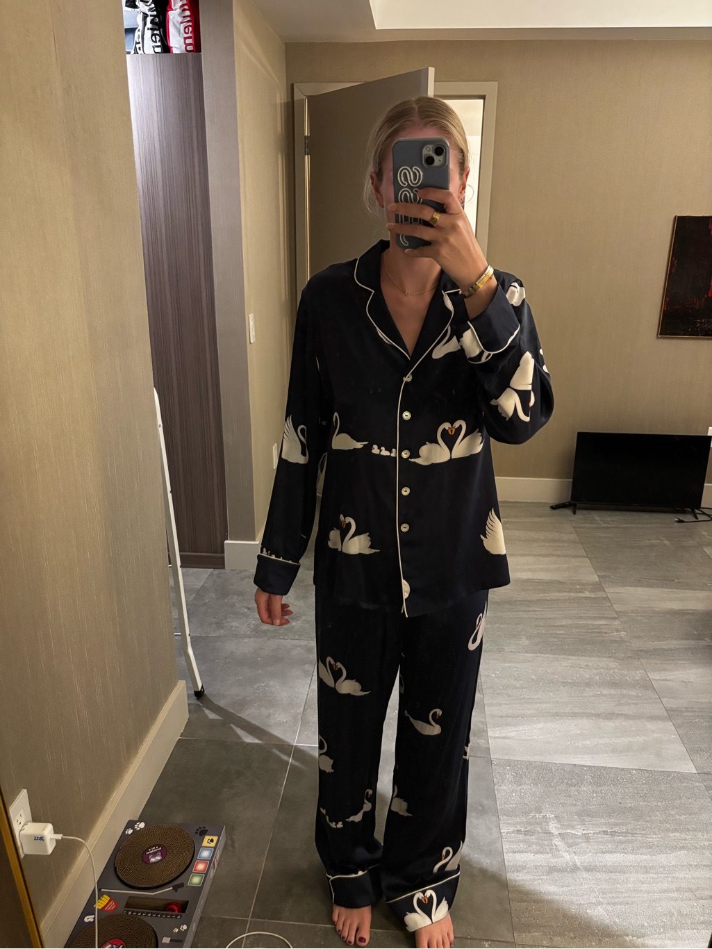 Lila Blanca Navy Swan Pajamas In Silk Satin